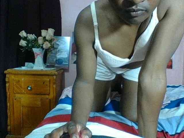 Raissa-Suan webcam