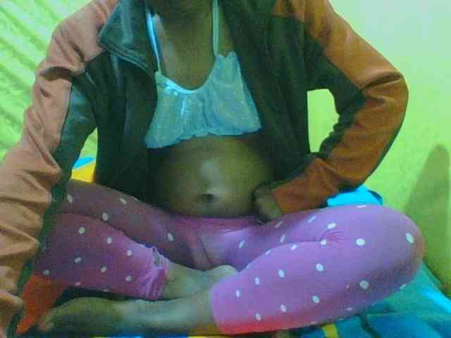 Raissa-Suan webcam