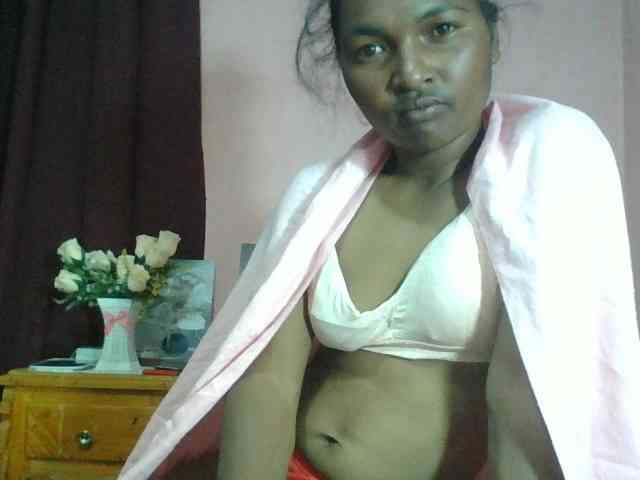 Raissa-Suan webcam