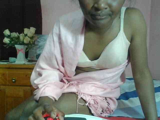 Raissa-Suan webcam