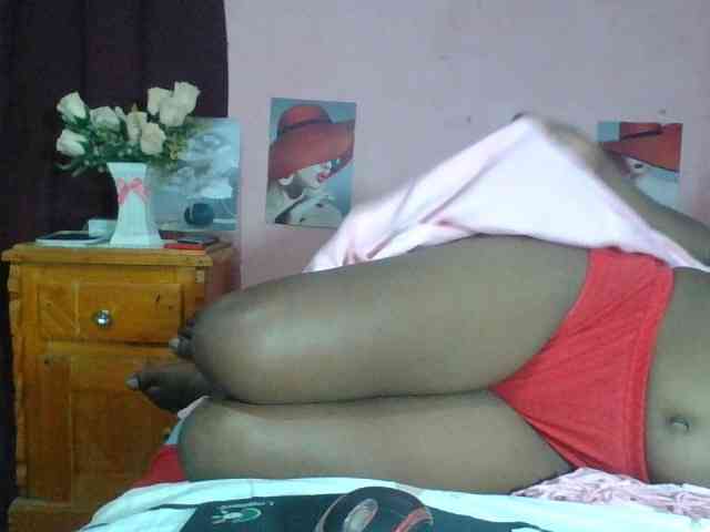 Raissa-Suan webcam