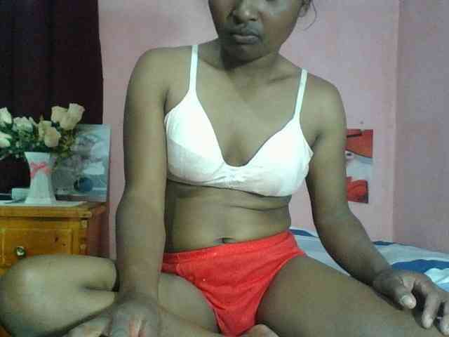 Raissa-Suan webcam