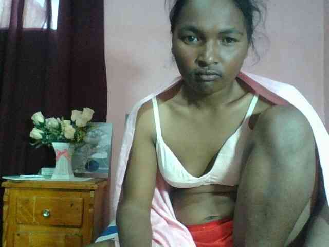 Raissa-Suan webcam