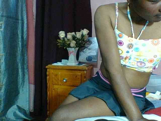 Raissa-Suan webcam