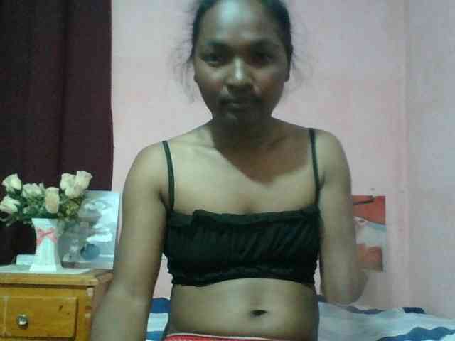 Raissa-Suan webcam