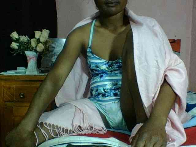 Raissa-Suan webcam
