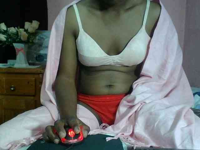 Raissa-Suan webcam