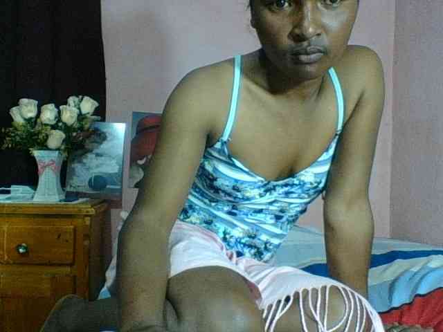 Raissa-Suan webcam