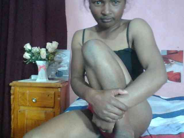 Raissa-Suan webcam