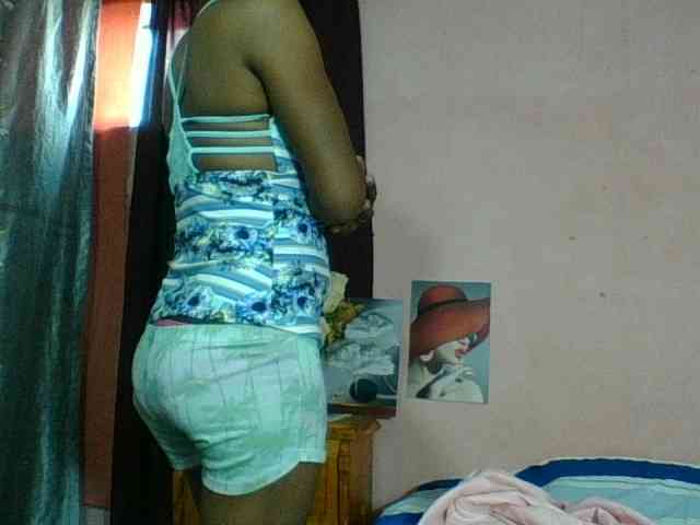 Raissa-Suan webcam