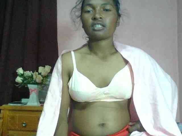 Raissa-Suan webcam