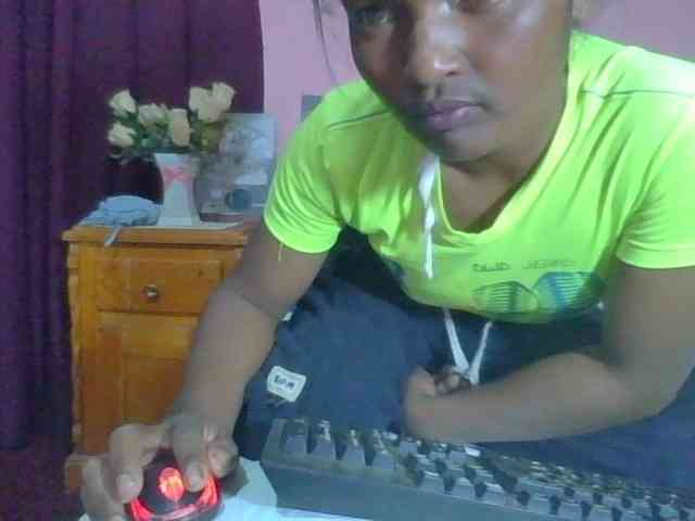 Raissa-Suan webcam