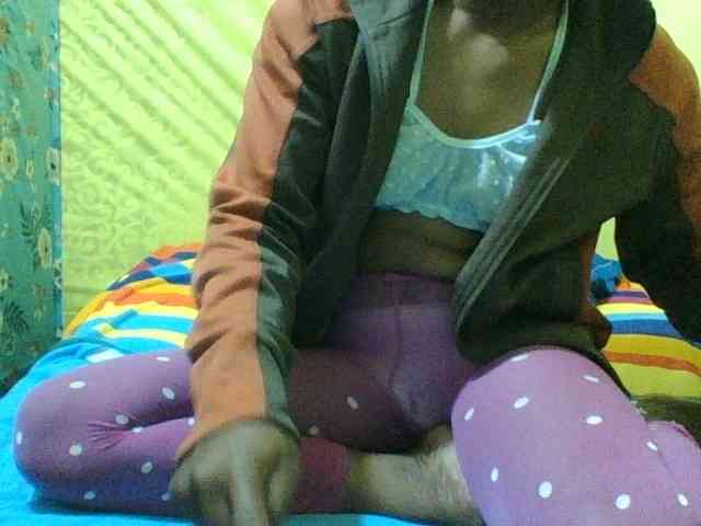 Raissa-Suan webcam