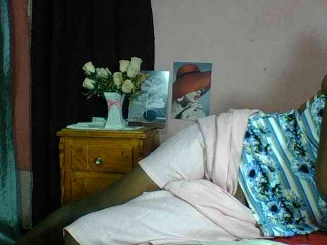 Raissa-Suan webcam