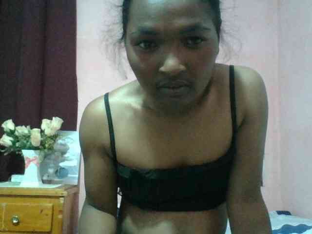 Raissa-Suan webcam
