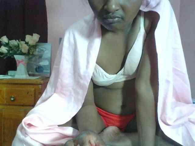 Raissa-Suan webcam