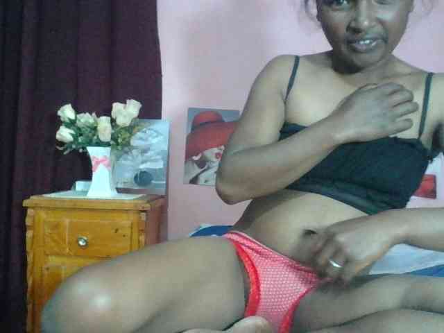 Raissa-Suan webcam