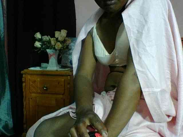 Raissa-Suan webcam