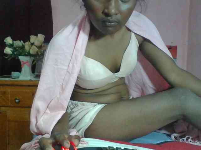 Raissa-Suan webcam