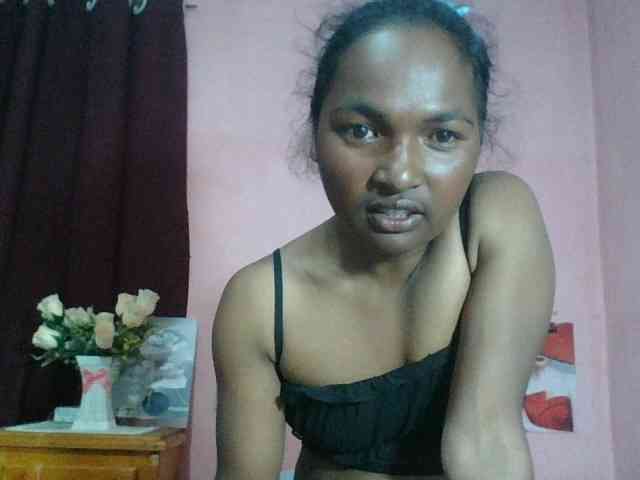 Raissa-Suan webcam