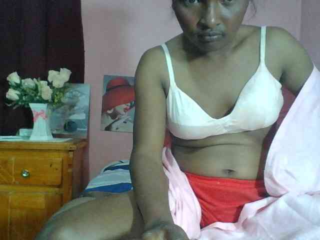 Raissa-Suan webcam