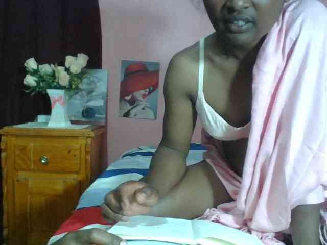 Raissa-Suan webcam