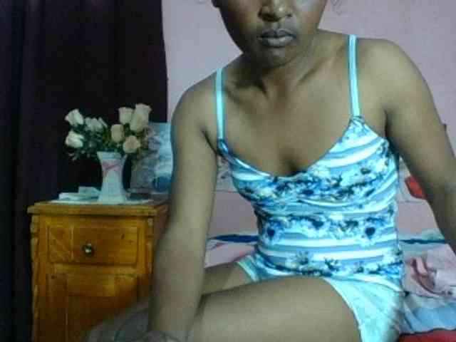 Raissa-Suan webcam