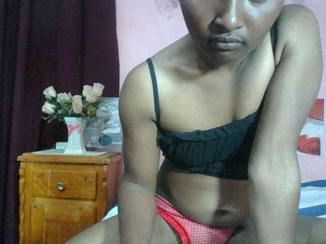 Raissa-Suan webcam