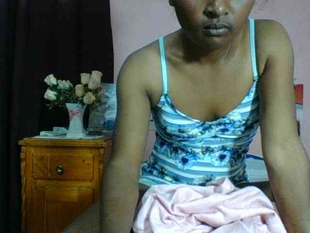 Raissa-Suan webcam