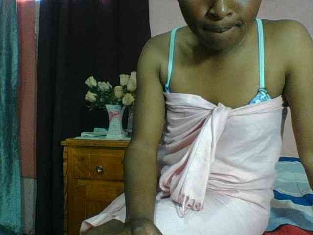 Raissa-Suan webcam