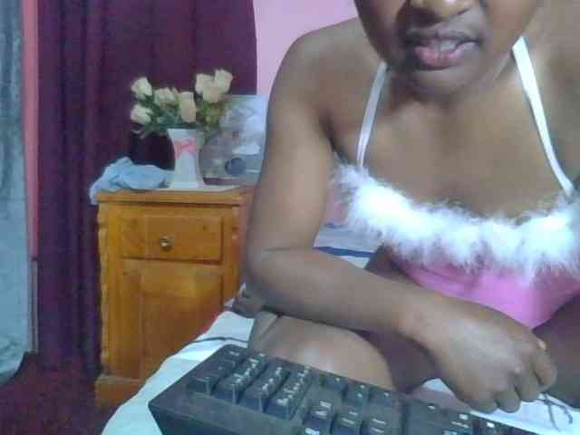 Raissa-Suan webcam