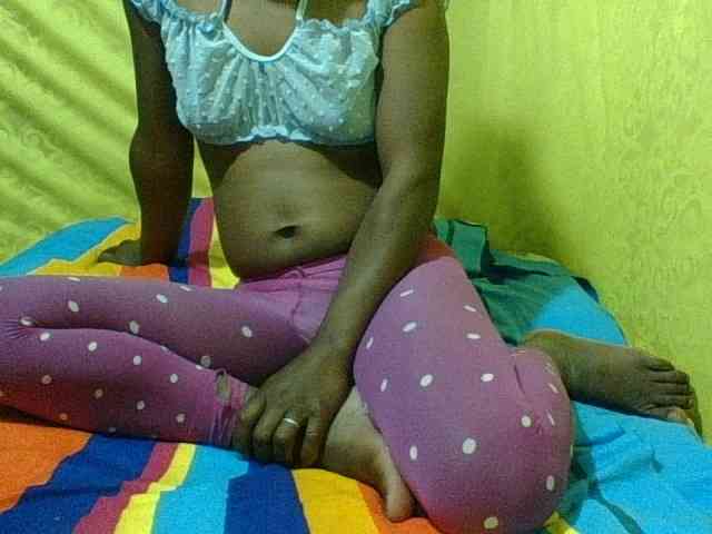 Raissa-Suan webcam