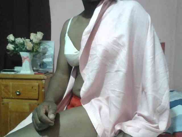 Raissa-Suan webcam