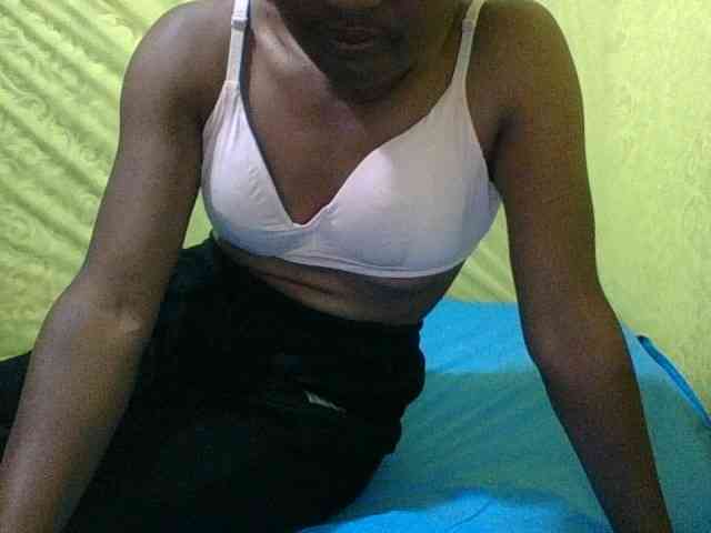 Raissa-Suan webcam