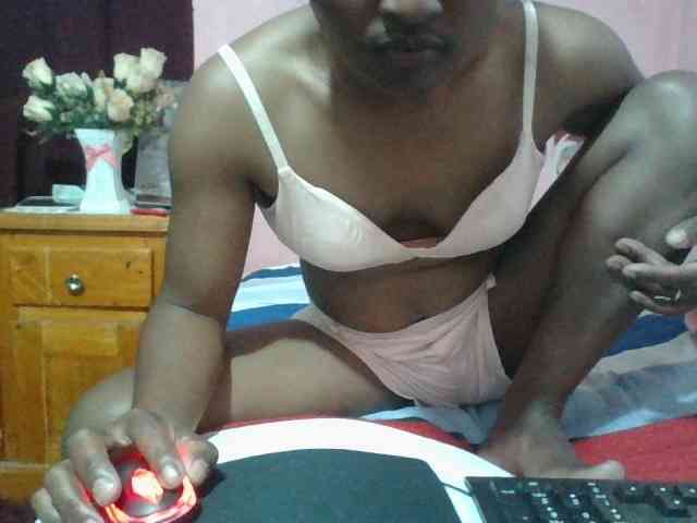 Raissa-Suan webcam
