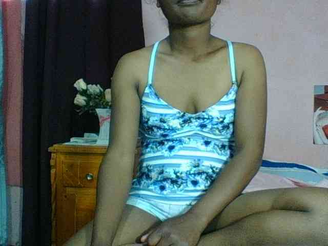 Raissa-Suan webcam
