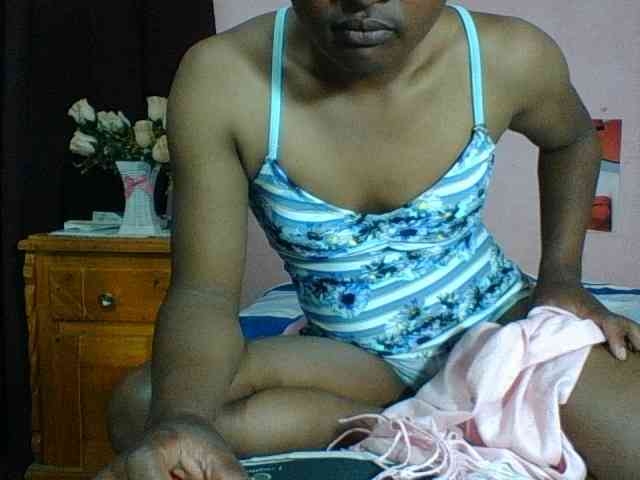 Raissa-Suan webcam