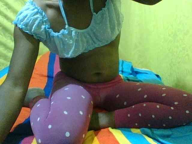 Raissa-Suan webcam