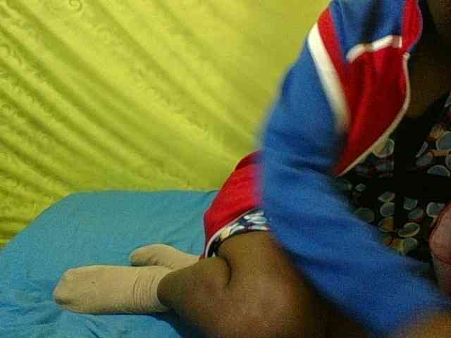 Raissa-Suan webcam