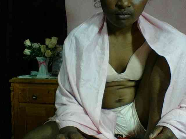 Raissa-Suan webcam
