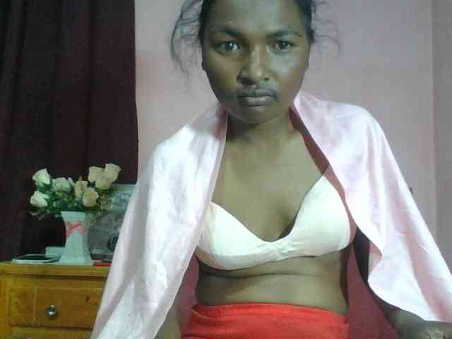 Raissa-Suan webcam
