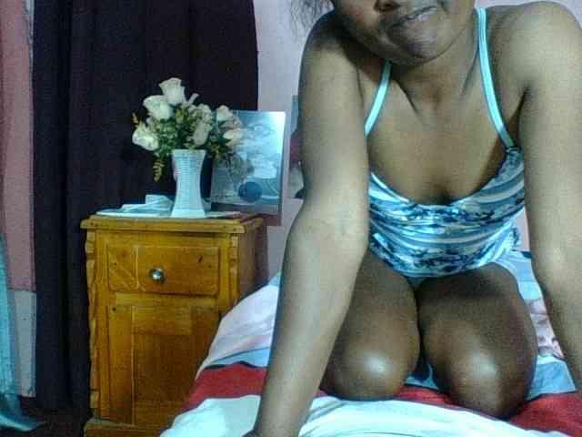 Raissa-Suan webcam