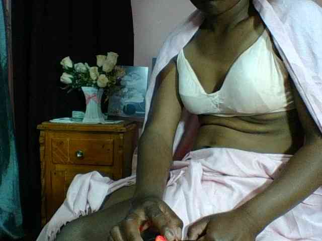 Raissa-Suan webcam