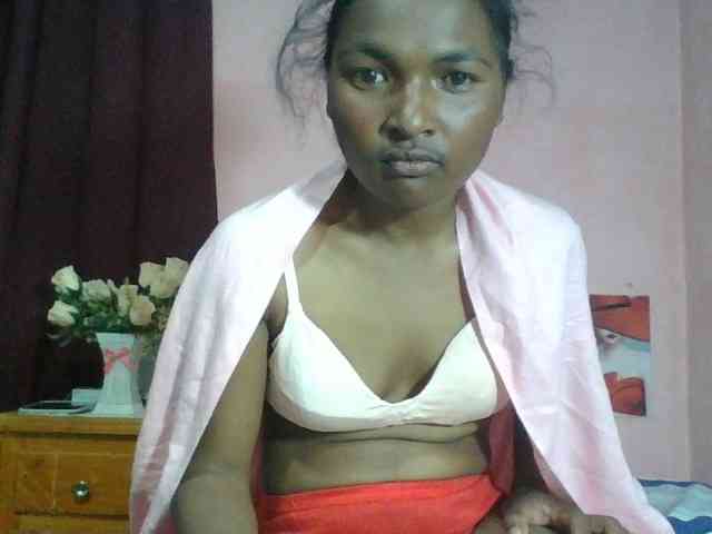Raissa-Suan webcam