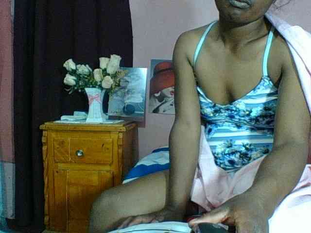 Raissa-Suan webcam