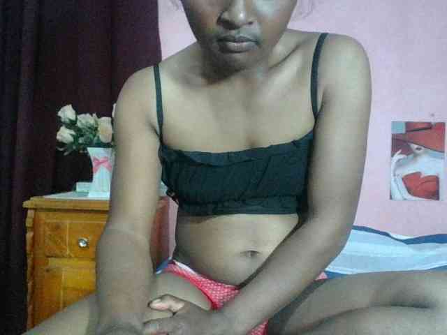 Raissa-Suan webcam