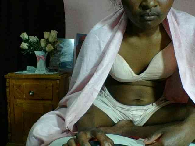 Raissa-Suan webcam