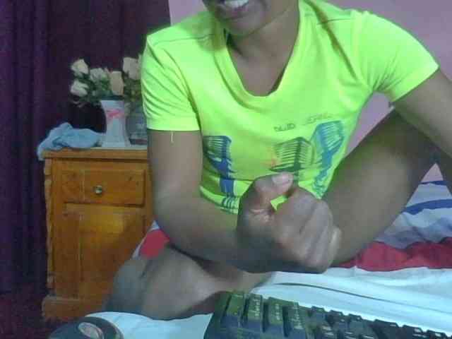 Raissa-Suan webcam