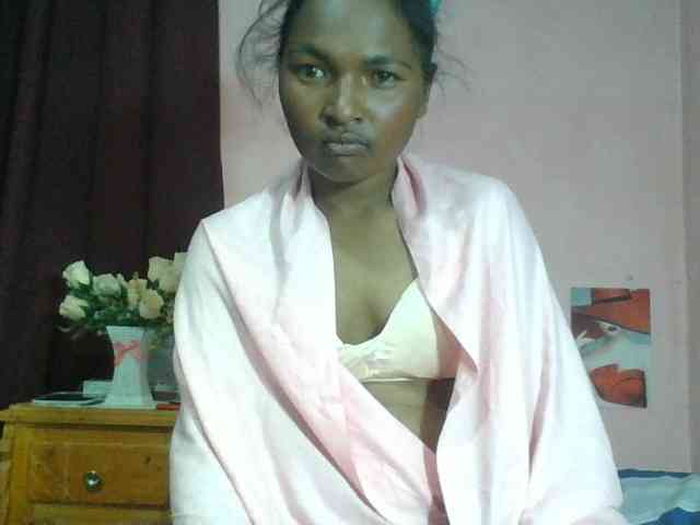 Raissa-Suan webcam