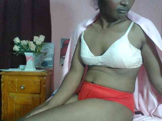 Raissa-Suan webcam